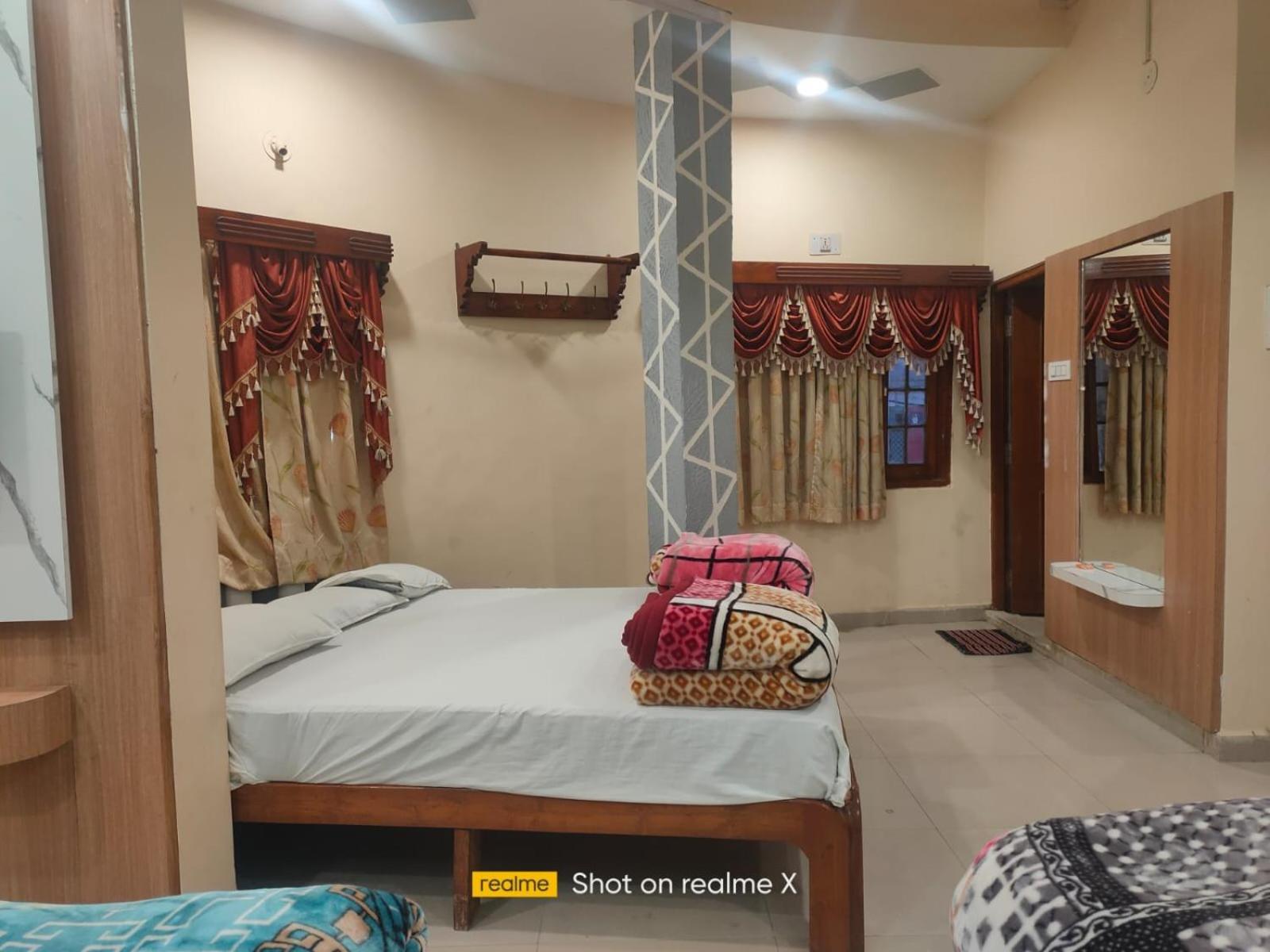 Hotel Pleasure Landmark Ujjain Luaran gambar