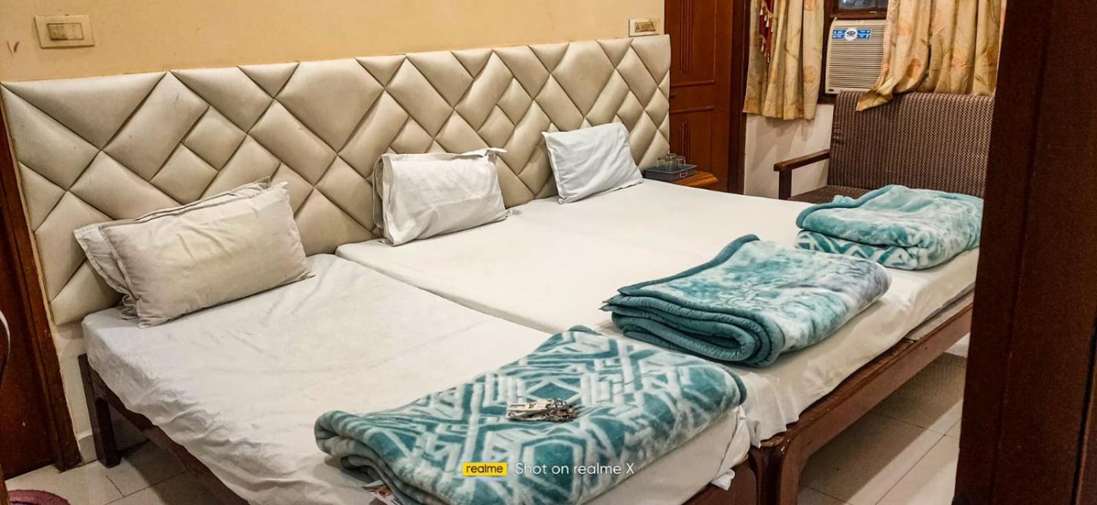Hotel Pleasure Landmark Ujjain Luaran gambar
