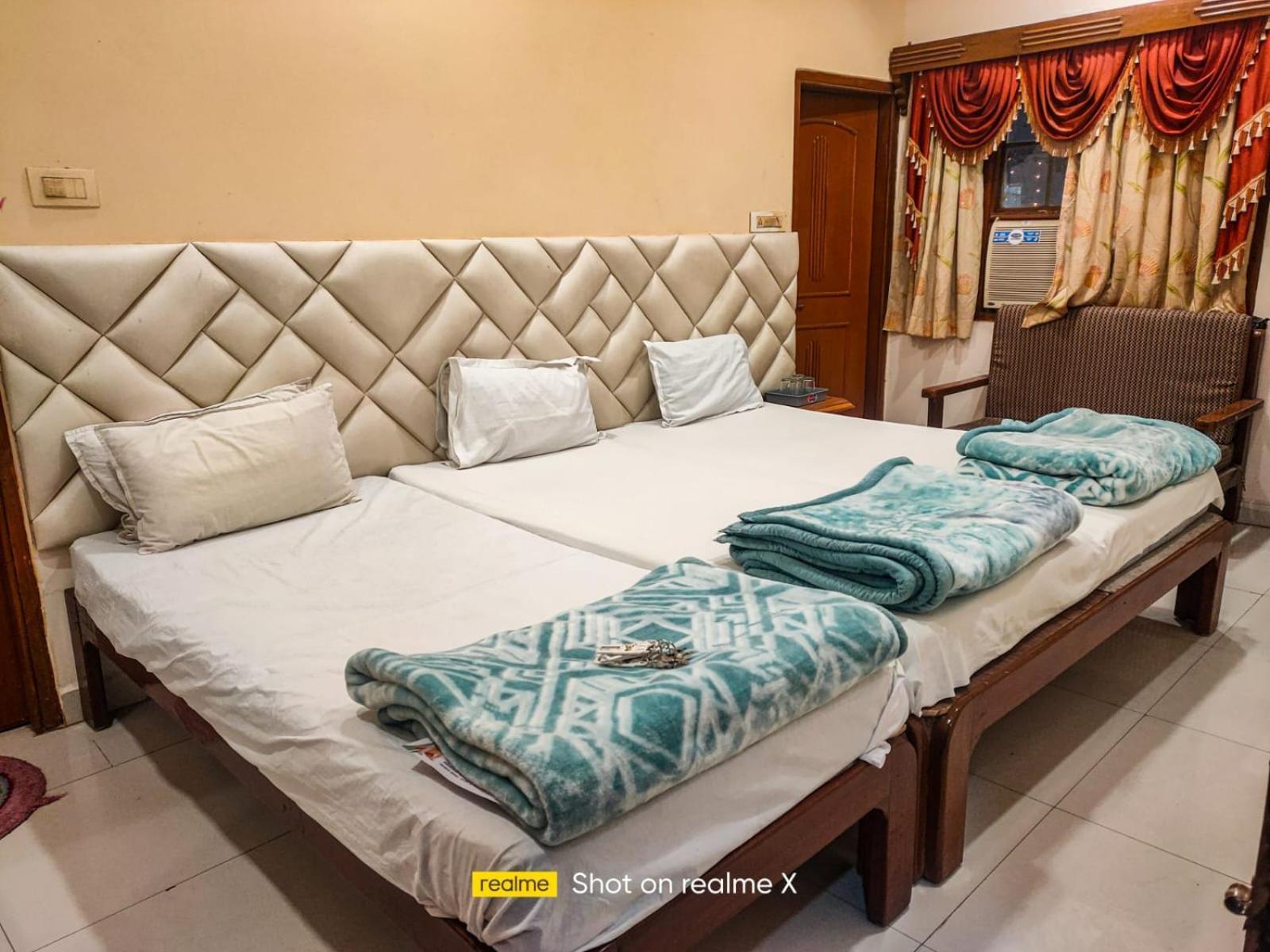 Hotel Pleasure Landmark Ujjain Luaran gambar