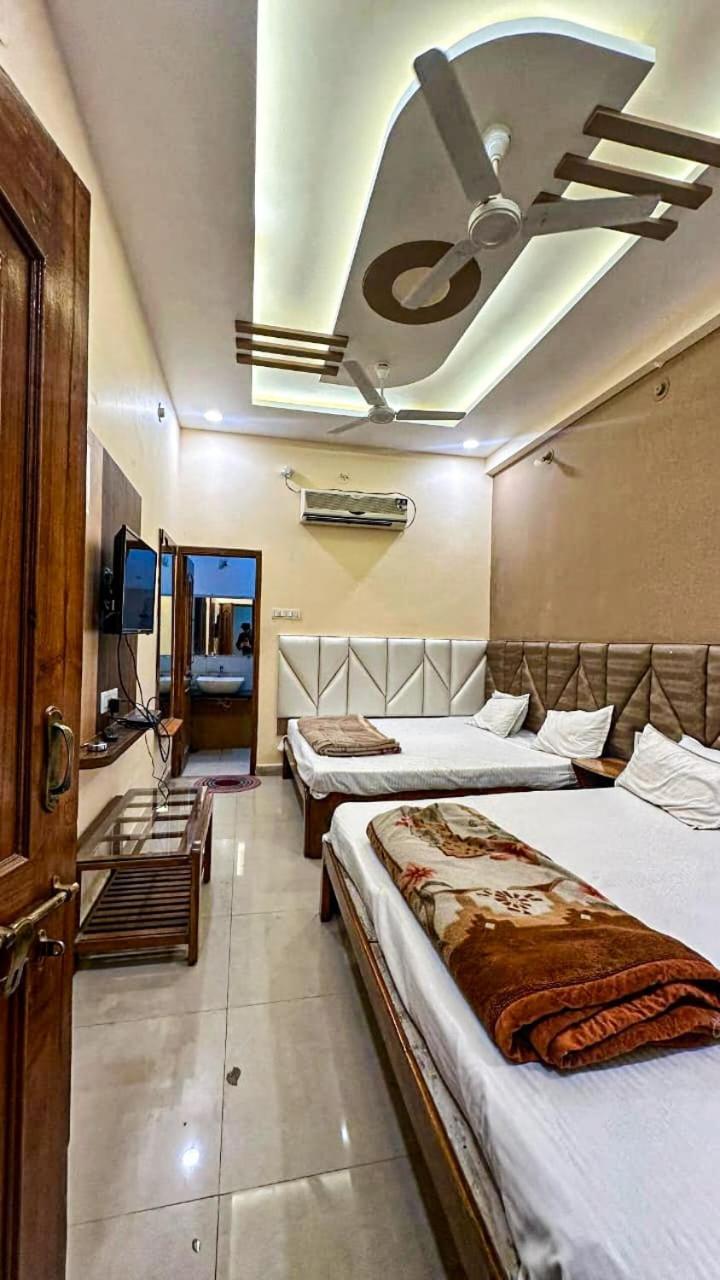 Hotel Pleasure Landmark Ujjain Luaran gambar